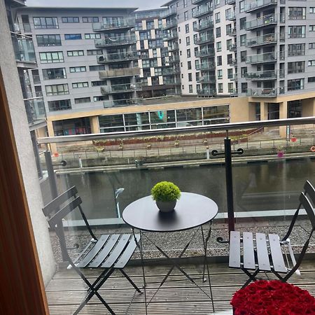 Clarance Docks Apartment Лидс Экстерьер фото