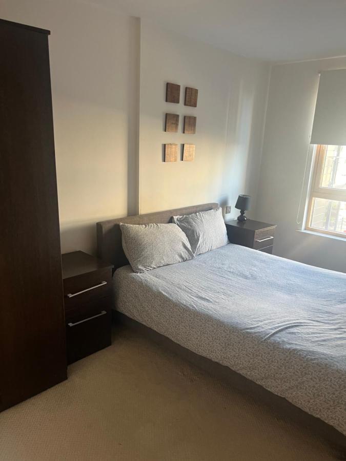 Clarance Docks Apartment Лидс Экстерьер фото